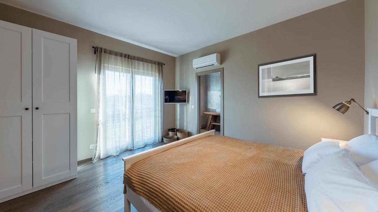 Villa & Jardin - Luxury Villa With Swimming Pool Vrh  Bagian luar foto
